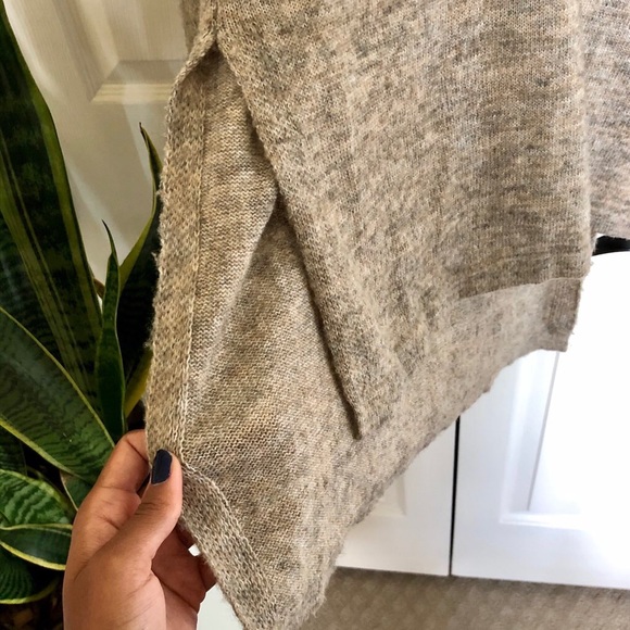 \\ H & M | Heather Grey Tunic Mock Sweater - Picture 3 of 4